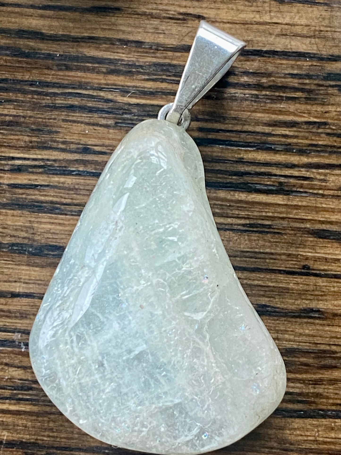 Akvamarin kristall hängsmycke + Läderhalsband på köpet!