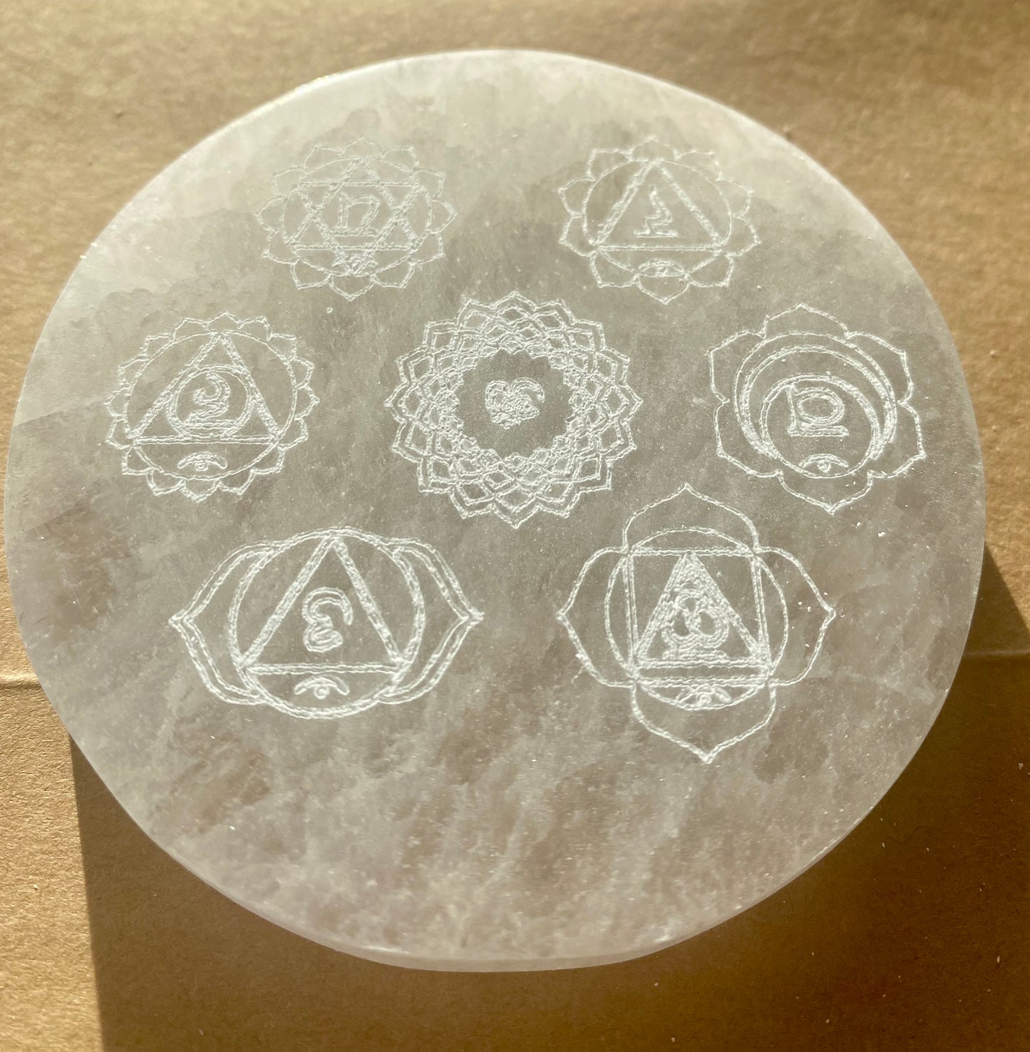 Selenit laddningsplatta Dekor Cocholate.se