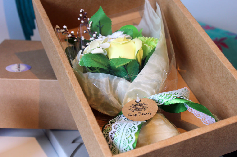 Originell tvål-blombukett i låda Skönhet och hälsa Cocholate.se