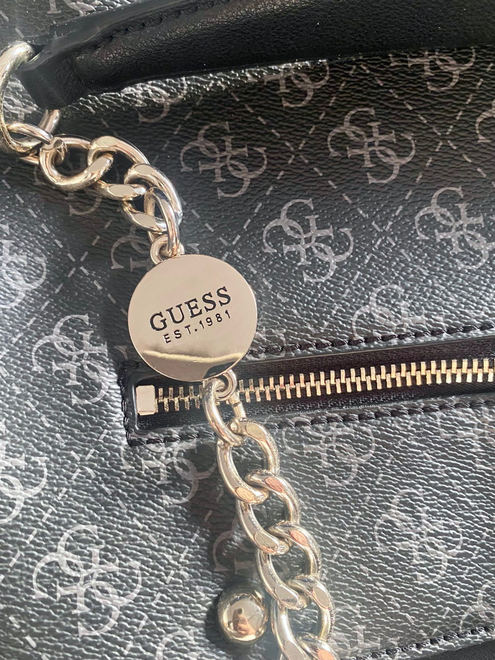 GUESS LORENNA GIRLFRIEND SATCHEL GREY