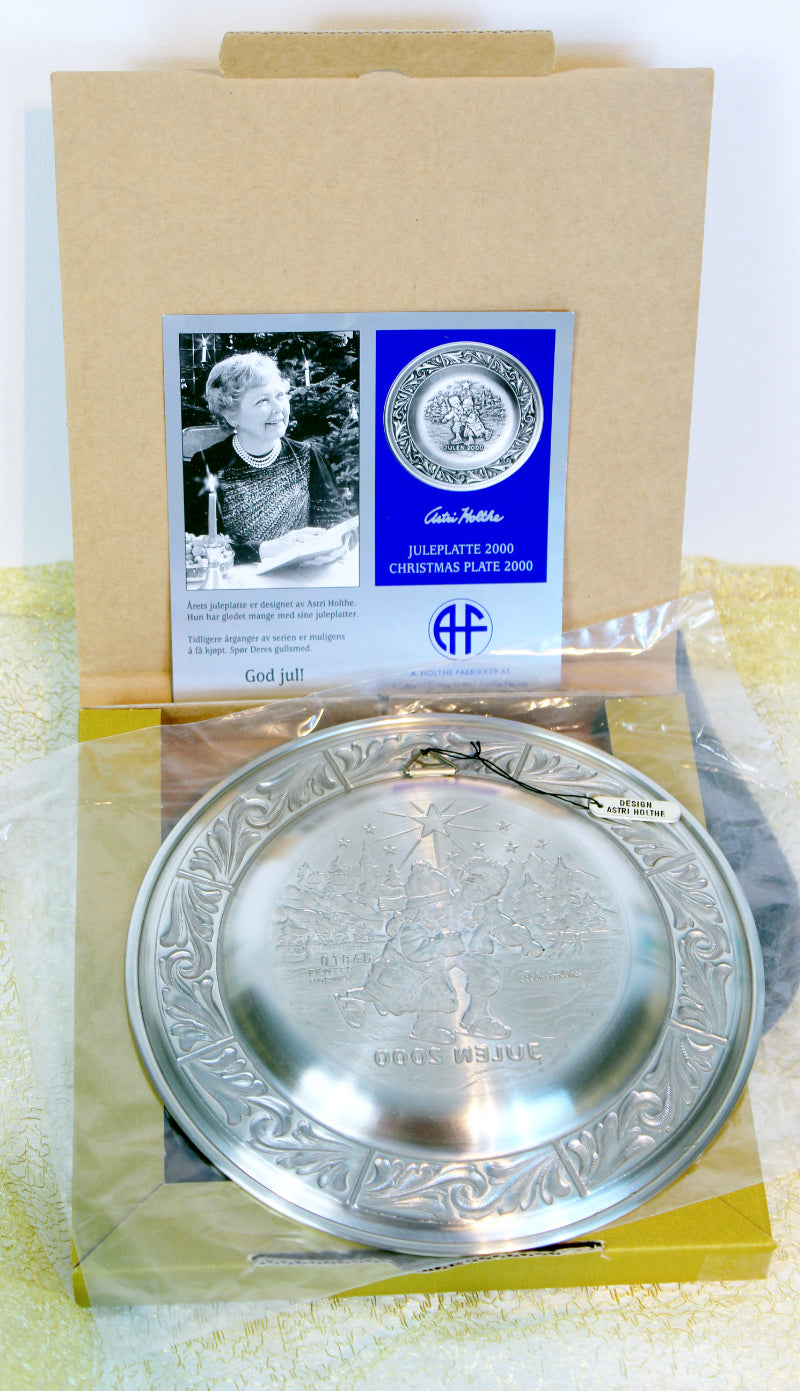 Jultallrik Julen 2000 Pewter Norway Astri Holthe Dekorativa tallrikar Cocholate.se