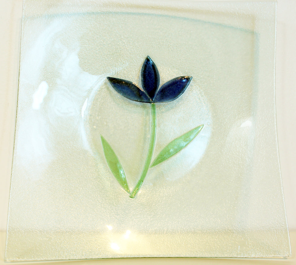 Glasfat med blomma Dekor Cocholate.se