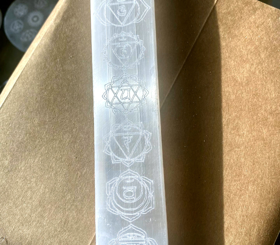 Selenit laddningsplatta Dekor Cocholate.se