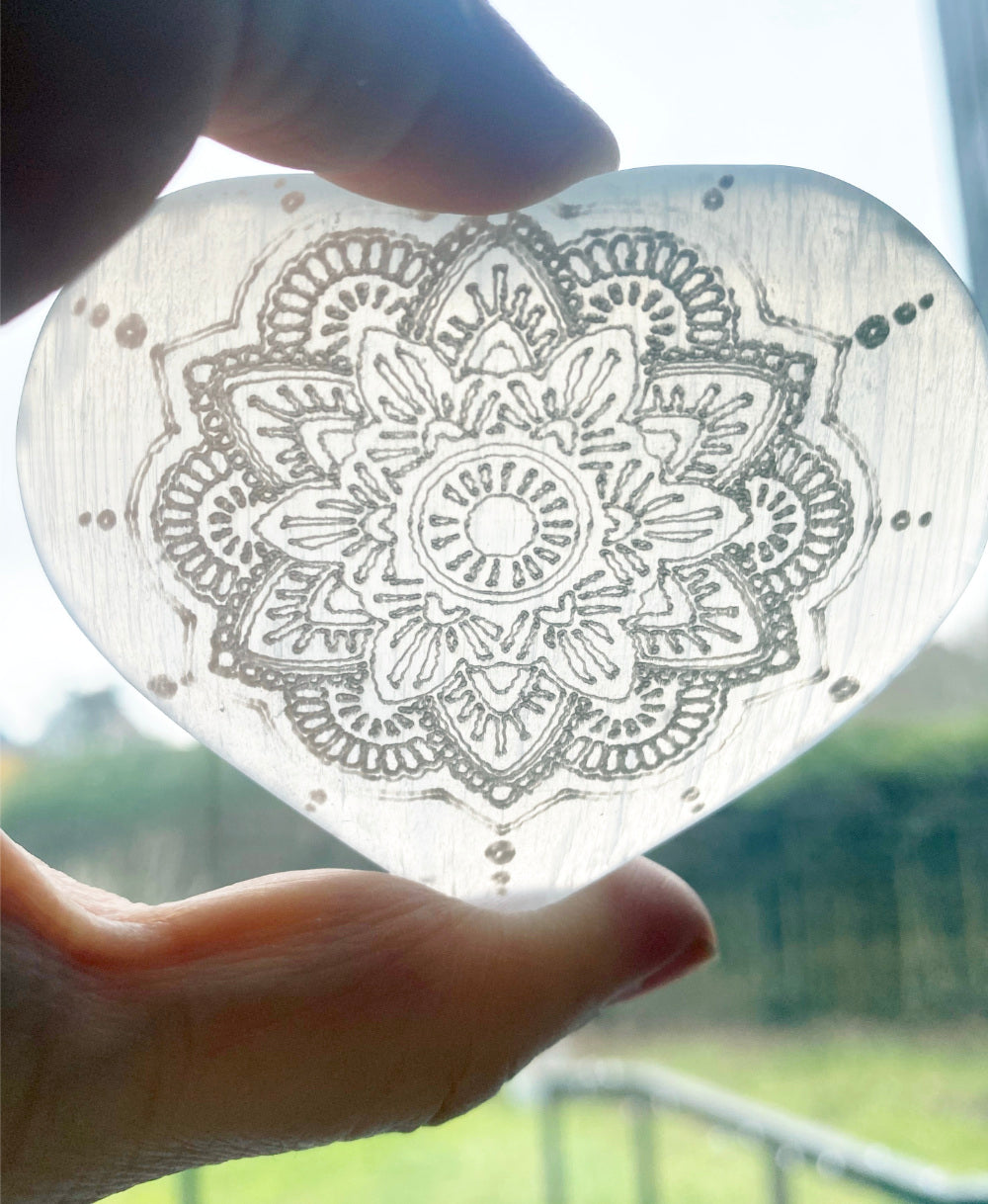 Selenit Mandalas Hjärta/ Oval Dekor Cocholate.se